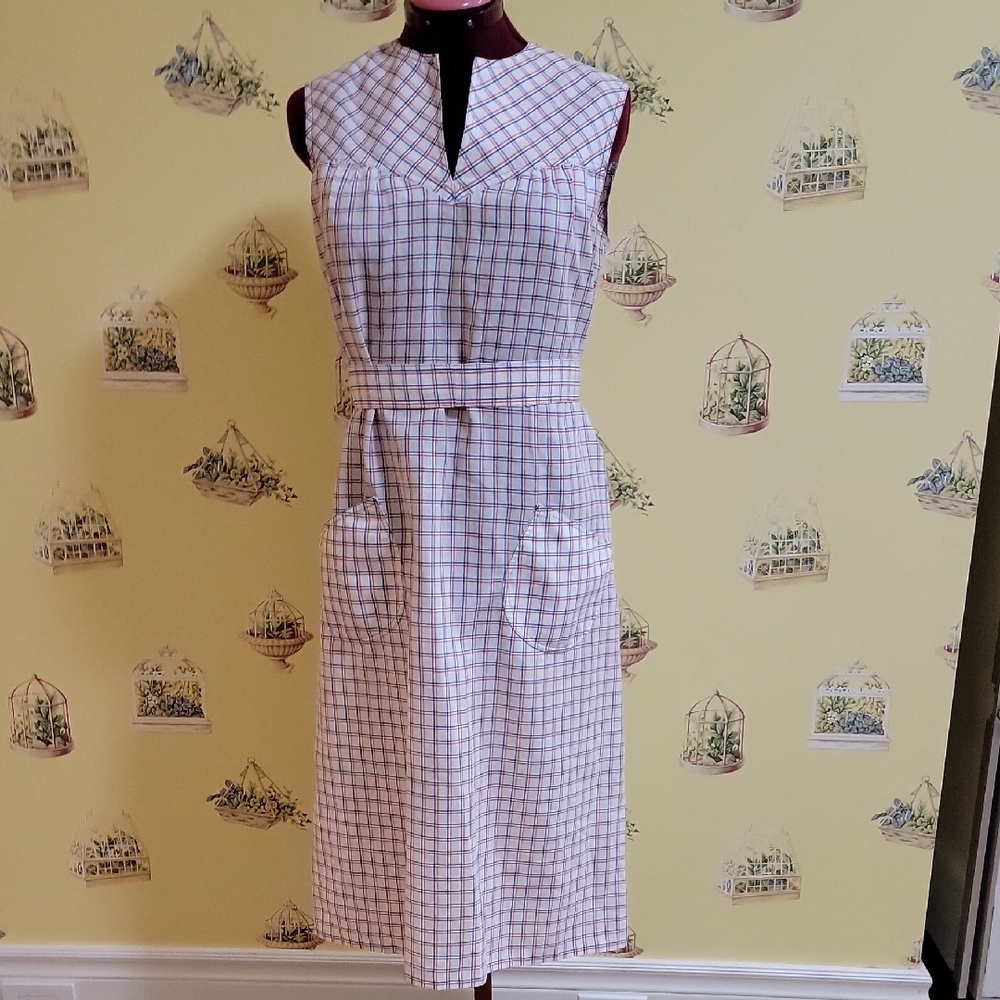 Red and Blue Sleeveless V-neck Sheath Midi Dress